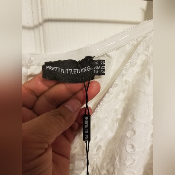 NWT Prettylittlething Dress Women's  Size 22 Color White - Picture 7 of 10